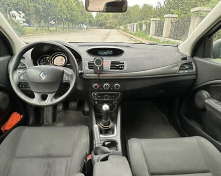 Рено Меган 2009 в Умани на Automoto.ua Серый Рено Меган, объемом двигателя 1.5 л и пробегом 381 тыс. км за 6200 $, фото 9 на Automoto.ua