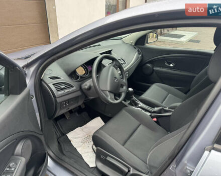 Серый Рено Меган, объемом двигателя 1.6 л и пробегом 200 тыс. км за 6250 $, фото 7 на Automoto.ua