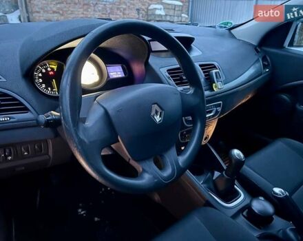 Сірий Рено Меган, об'ємом двигуна 1.6 л та пробігом 186 тис. км за 6900 $, фото 52 на Automoto.ua