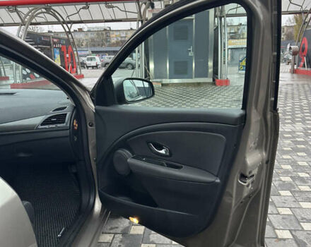 Серый Рено Меган, объемом двигателя 1.6 л и пробегом 248 тыс. км за 6800 $, фото 15 на Automoto.ua