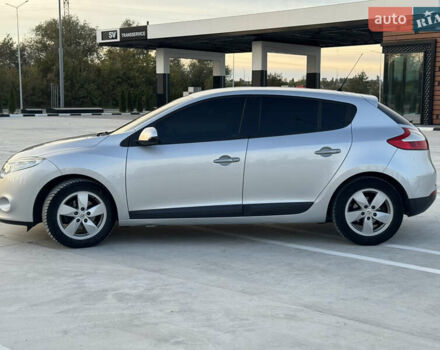 Рено Меган 2010 в Житомире на Automoto.ua Серый Рено Меган, объемом двигателя 1.46 л и пробегом 305 тыс. км за 7000 $, фото 1 на Automoto.ua