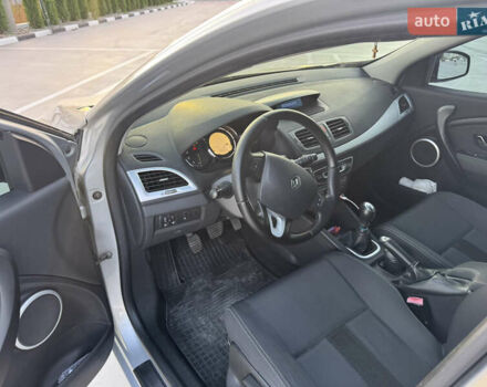 Рено Меган 2010 в Житомире на Automoto.ua Серый Рено Меган, объемом двигателя 1.46 л и пробегом 305 тыс. км за 7000 $, фото 13 на Automoto.ua