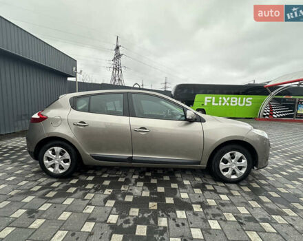 Серый Рено Меган, объемом двигателя 1.6 л и пробегом 248 тыс. км за 6800 $, фото 10 на Automoto.ua