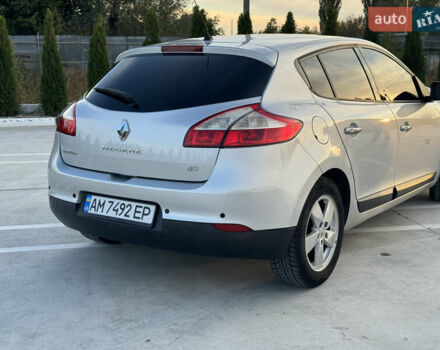 Рено Меган 2010 в Житомире на Automoto.ua Серый Рено Меган, объемом двигателя 1.46 л и пробегом 305 тыс. км за 7000 $, фото 4 на Automoto.ua
