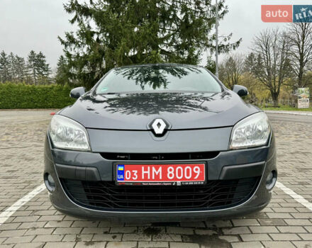 Серый Рено Меган, объемом двигателя 1.6 л и пробегом 164 тыс. км за 8000 $, фото 1 на Automoto.ua