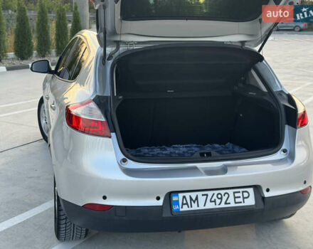 Рено Меган 2010 в Житомире на Automoto.ua Серый Рено Меган, объемом двигателя 1.46 л и пробегом 305 тыс. км за 7000 $, фото 10 на Automoto.ua