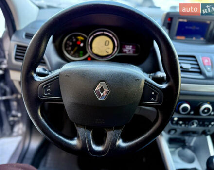 Рено Меган 2010 в Одессе на Automoto.ua Серый Рено Меган, объемом двигателя 1.46 л и пробегом 221 тыс. км за 5999 $, фото 39 на Automoto.ua
