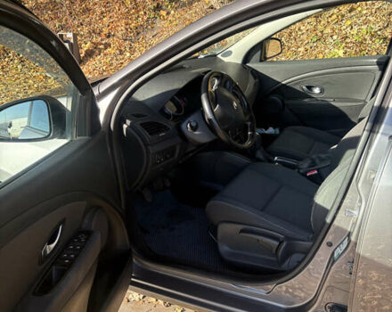 Серый Рено Меган, объемом двигателя 1.6 л и пробегом 303 тыс. км за 6500 $, фото 5 на Automoto.ua