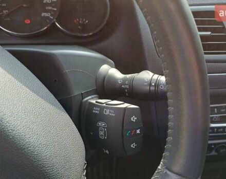 Рено Меган 2010 в Ровно на Automoto.ua Серый Рено Меган, объемом двигателя 1.46 л и пробегом 286 тыс. км за 5500 $, фото 23 на Automoto.ua