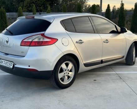 Рено Меган 2010 в Житомире на Automoto.ua Серый Рено Меган, объемом двигателя 1.5 л и пробегом 305 тыс. км за 6600 $, фото 2 на Automoto.ua