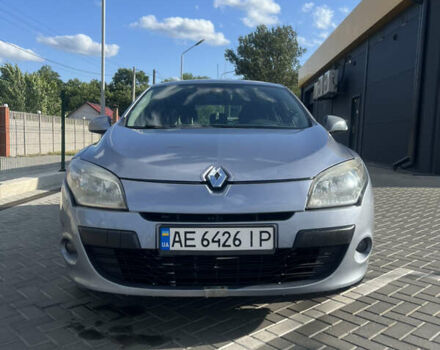 Рено Меган 2010 в Днепре (Днепропетровске) на Automoto.ua Серый Рено Меган, объемом двигателя 1.5 л и пробегом 326 тыс. км за 5550 $, фото 8 на Automoto.ua