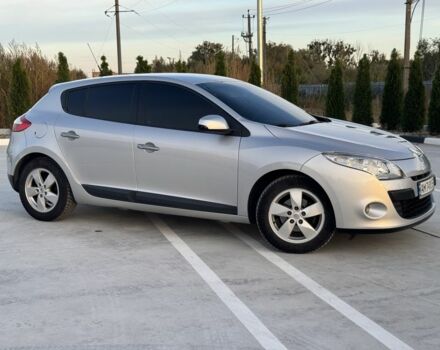 Рено Меган 2010 в Житомире на Automoto.ua Серый Рено Меган, объемом двигателя 1.5 л и пробегом 305 тыс. км за 6600 $, фото 1 на Automoto.ua