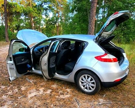 Серый Рено Меган, объемом двигателя 1.5 л и пробегом 348 тыс. км за 5250 $, фото 4 на Automoto.ua