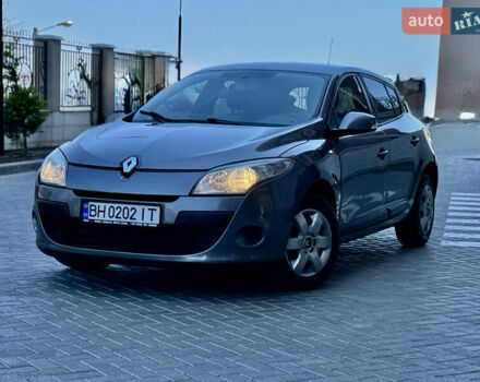 Рено Меган 2010 в Одессе на Automoto.ua Серый Рено Меган, объемом двигателя 1.46 л и пробегом 221 тыс. км за 5999 $, фото 24 на Automoto.ua