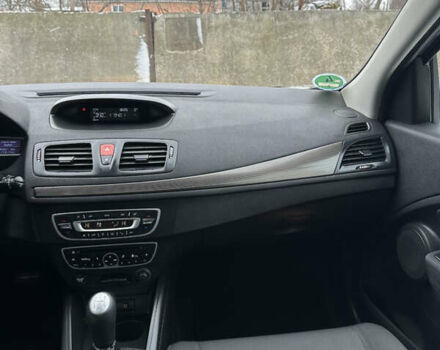 Серый Рено Меган, объемом двигателя 1.6 л и пробегом 148 тыс. км за 6850 $, фото 25 на Automoto.ua