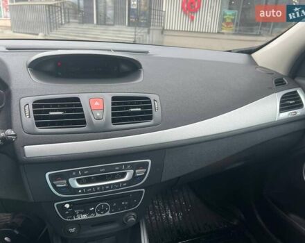 Серый Рено Меган, объемом двигателя 1.46 л и пробегом 250 тыс. км за 5600 $, фото 15 на Automoto.ua