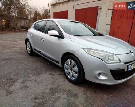 Серый Рено Меган, объемом двигателя 1.4 л и пробегом 247 тыс. км за 5900 $, фото 12 на Automoto.ua