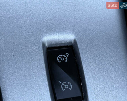 Рено Меган 2010 в Одессе на Automoto.ua Серый Рено Меган, объемом двигателя 1.46 л и пробегом 221 тыс. км за 5999 $, фото 33 на Automoto.ua