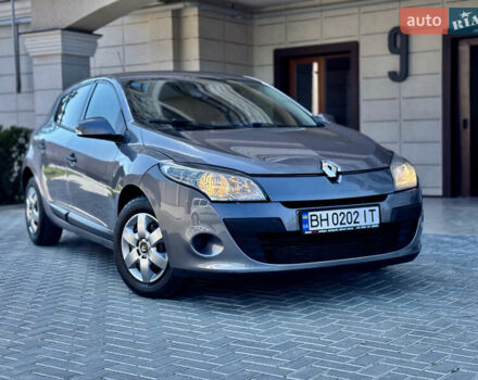 Рено Меган 2010 в Одессе на Automoto.ua Серый Рено Меган, объемом двигателя 1.46 л и пробегом 221 тыс. км за 5999 $, фото 15 на Automoto.ua