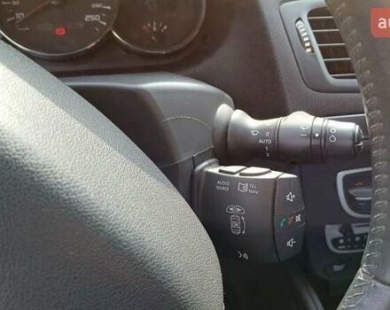 Рено Меган 2010 в Ровно на Automoto.ua Серый Рено Меган, объемом двигателя 1.46 л и пробегом 286 тыс. км за 5500 $, фото 22 на Automoto.ua