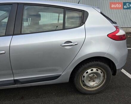 Серый Рено Меган, объемом двигателя 1.5 л и пробегом 275 тыс. км за 6800 $, фото 5 на Automoto.ua