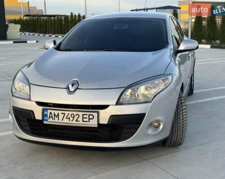 Рено Меган 2010 в Житомире на Automoto.ua Серый Рено Меган, объемом двигателя 1.46 л и пробегом 305 тыс. км за 7000 $, фото 9 на Automoto.ua