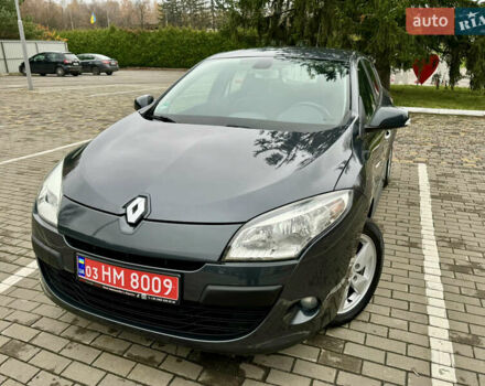 Серый Рено Меган, объемом двигателя 1.6 л и пробегом 164 тыс. км за 8000 $, фото 3 на Automoto.ua