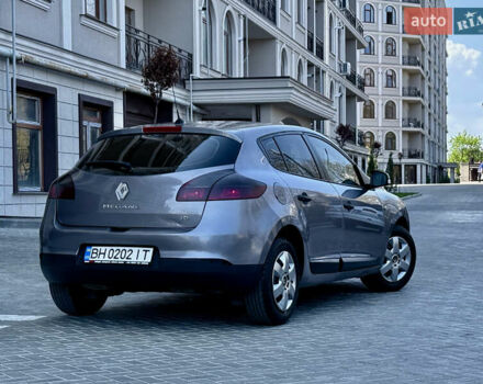 Рено Меган 2010 в Одессе на Automoto.ua Серый Рено Меган, объемом двигателя 1.46 л и пробегом 221 тыс. км за 5999 $, фото 20 на Automoto.ua