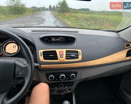Серый Рено Меган, объемом двигателя 1.5 л и пробегом 241 тыс. км за 4650 $, фото 16 на Automoto.ua
