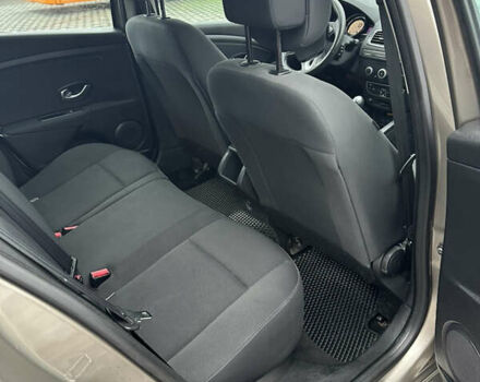 Серый Рено Меган, объемом двигателя 1.6 л и пробегом 248 тыс. км за 6800 $, фото 14 на Automoto.ua