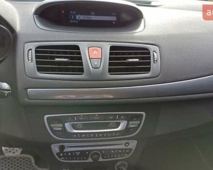 Рено Меган 2010 в Ровно на Automoto.ua Серый Рено Меган, объемом двигателя 1.46 л и пробегом 286 тыс. км за 5500 $, фото 19 на Automoto.ua