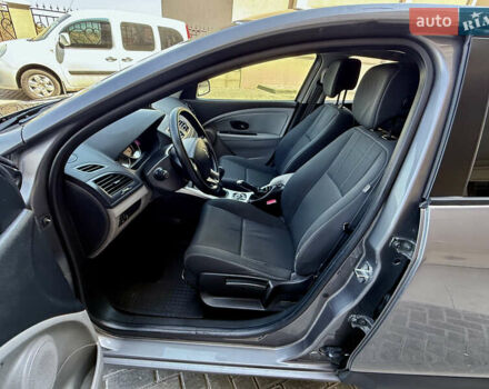 Рено Меган 2010 в Одессе на Automoto.ua Серый Рено Меган, объемом двигателя 1.46 л и пробегом 221 тыс. км за 5999 $, фото 42 на Automoto.ua