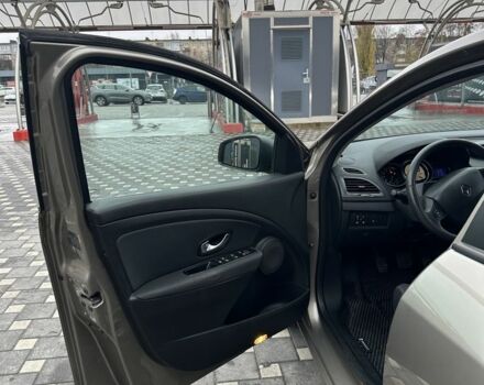 Серый Рено Меган, объемом двигателя 1.6 л и пробегом 248 тыс. км за 6800 $, фото 17 на Automoto.ua