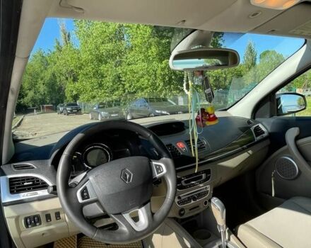 Серый Рено Меган, объемом двигателя 2 л и пробегом 194 тыс. км за 6400 $, фото 6 на Automoto.ua