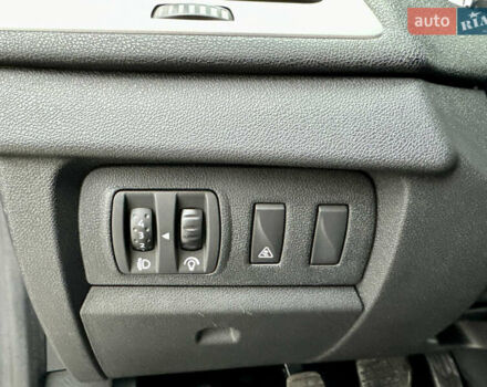 Серый Рено Меган, объемом двигателя 1.6 л и пробегом 164 тыс. км за 8000 $, фото 26 на Automoto.ua