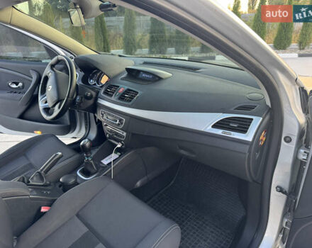 Рено Меган 2010 в Житомире на Automoto.ua Серый Рено Меган, объемом двигателя 1.46 л и пробегом 305 тыс. км за 7000 $, фото 12 на Automoto.ua