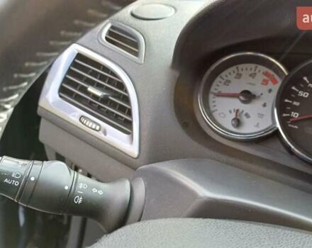Рено Меган 2010 в Ровно на Automoto.ua Серый Рено Меган, объемом двигателя 1.46 л и пробегом 286 тыс. км за 5500 $, фото 21 на Automoto.ua