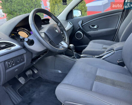 Серый Рено Меган, объемом двигателя 1.6 л и пробегом 180 тыс. км за 6550 $, фото 27 на Automoto.ua