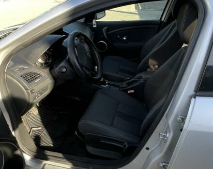 Серый Рено Меган, объемом двигателя 1.6 л и пробегом 251 тыс. км за 6000 $, фото 4 на Automoto.ua