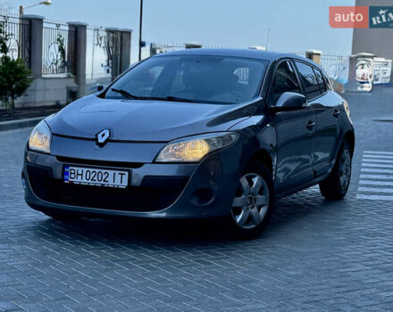 Рено Меган 2010 в Одессе на Automoto.ua Серый Рено Меган, объемом двигателя 1.46 л и пробегом 221 тыс. км за 5999 $, фото 4 на Automoto.ua