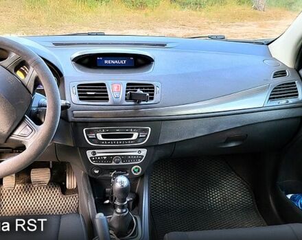 Серый Рено Меган, объемом двигателя 1.5 л и пробегом 348 тыс. км за 5250 $, фото 7 на Automoto.ua