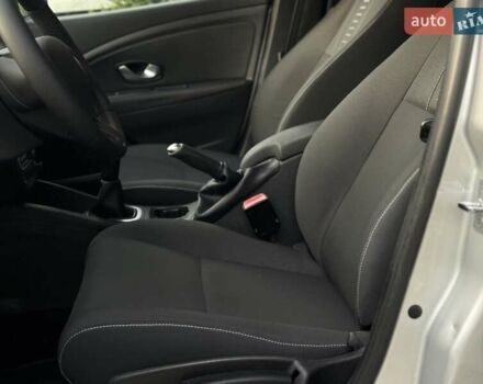 Серый Рено Меган, объемом двигателя 1.6 л и пробегом 168 тыс. км за 6500 $, фото 17 на Automoto.ua