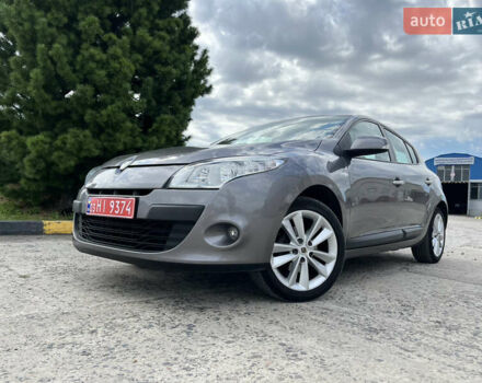 Сірий Рено Меган, об'ємом двигуна 1.6 л та пробігом 191 тис. км за 7600 $, фото 1 на Automoto.ua