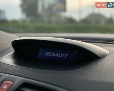 Серый Рено Меган, объемом двигателя 1.6 л и пробегом 168 тыс. км за 6500 $, фото 2 на Automoto.ua