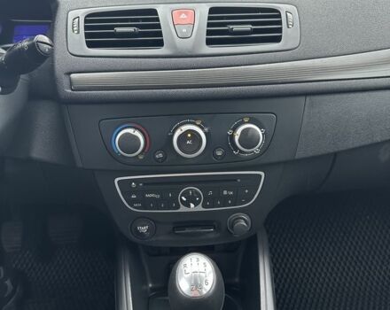 Серый Рено Меган, объемом двигателя 1.6 л и пробегом 248 тыс. км за 6800 $, фото 21 на Automoto.ua