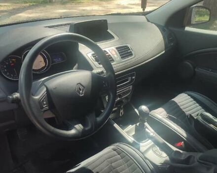 Сірий Рено Меган, об'ємом двигуна 1.6 л та пробігом 244 тис. км за 6900 $, фото 12 на Automoto.ua