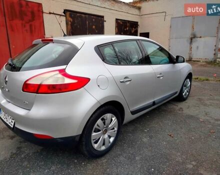 Серый Рено Меган, объемом двигателя 1.4 л и пробегом 247 тыс. км за 5900 $, фото 15 на Automoto.ua