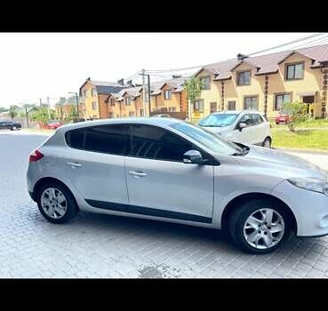 Рено Меган 2011 в Виннице на Automoto.ua Серый Рено Меган, объемом двигателя 1.6 л и пробегом 279 тыс. км за 6700 $, фото 2 на Automoto.ua