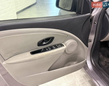 Сірий Рено Меган, об'ємом двигуна 1.46 л та пробігом 221 тис. км за 6100 $, фото 26 на Automoto.ua