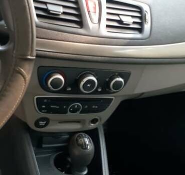 Серый Рено Меган, объемом двигателя 1.5 л и пробегом 282 тыс. км за 7499 $, фото 7 на Automoto.ua